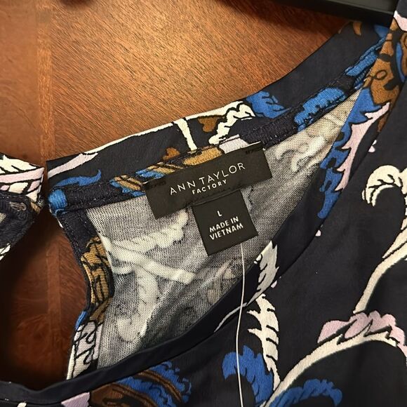 Ann Taylor Blouse - Picture 3 of 5